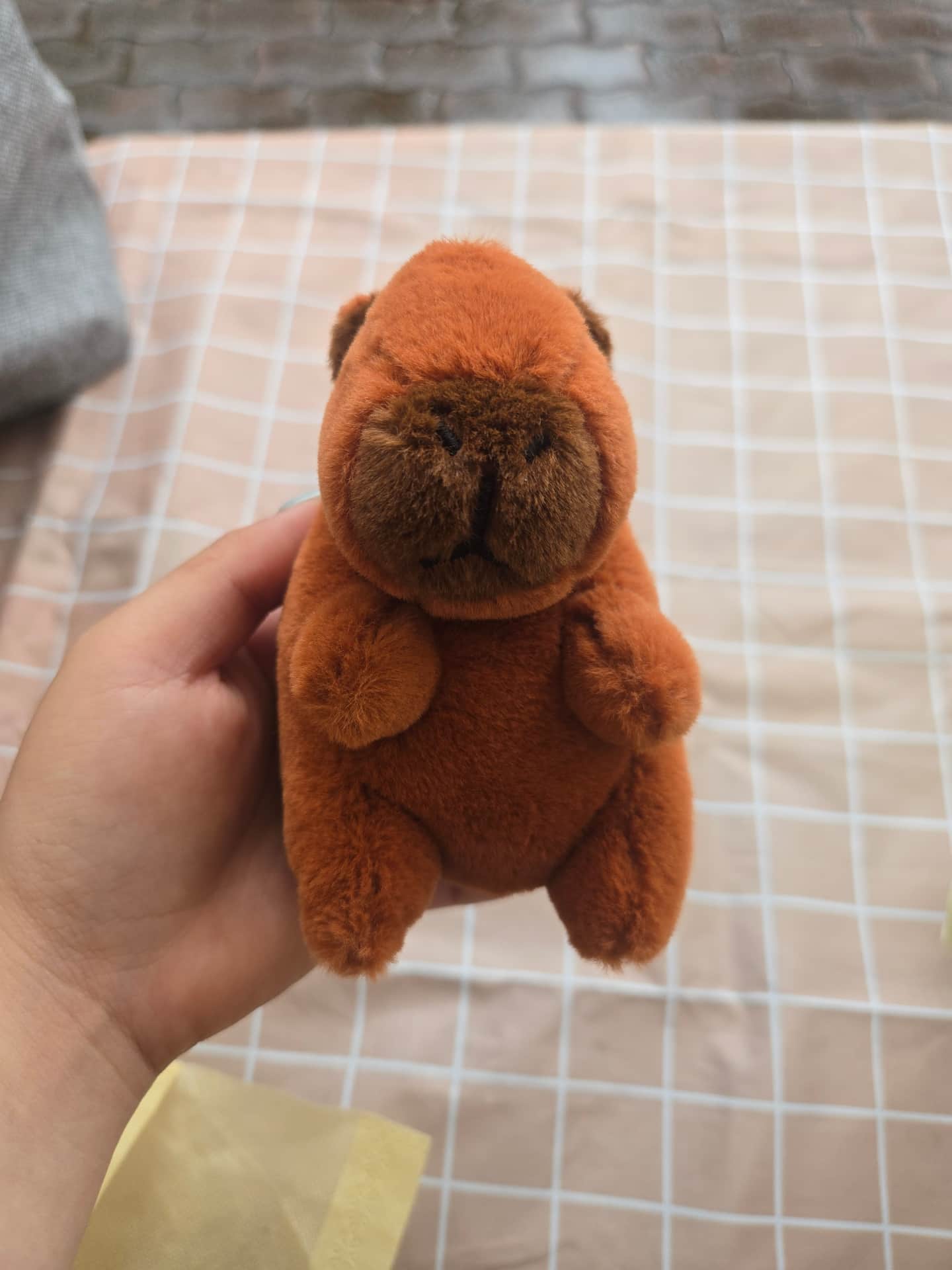 水豚君造型絨毛玩偶 1個