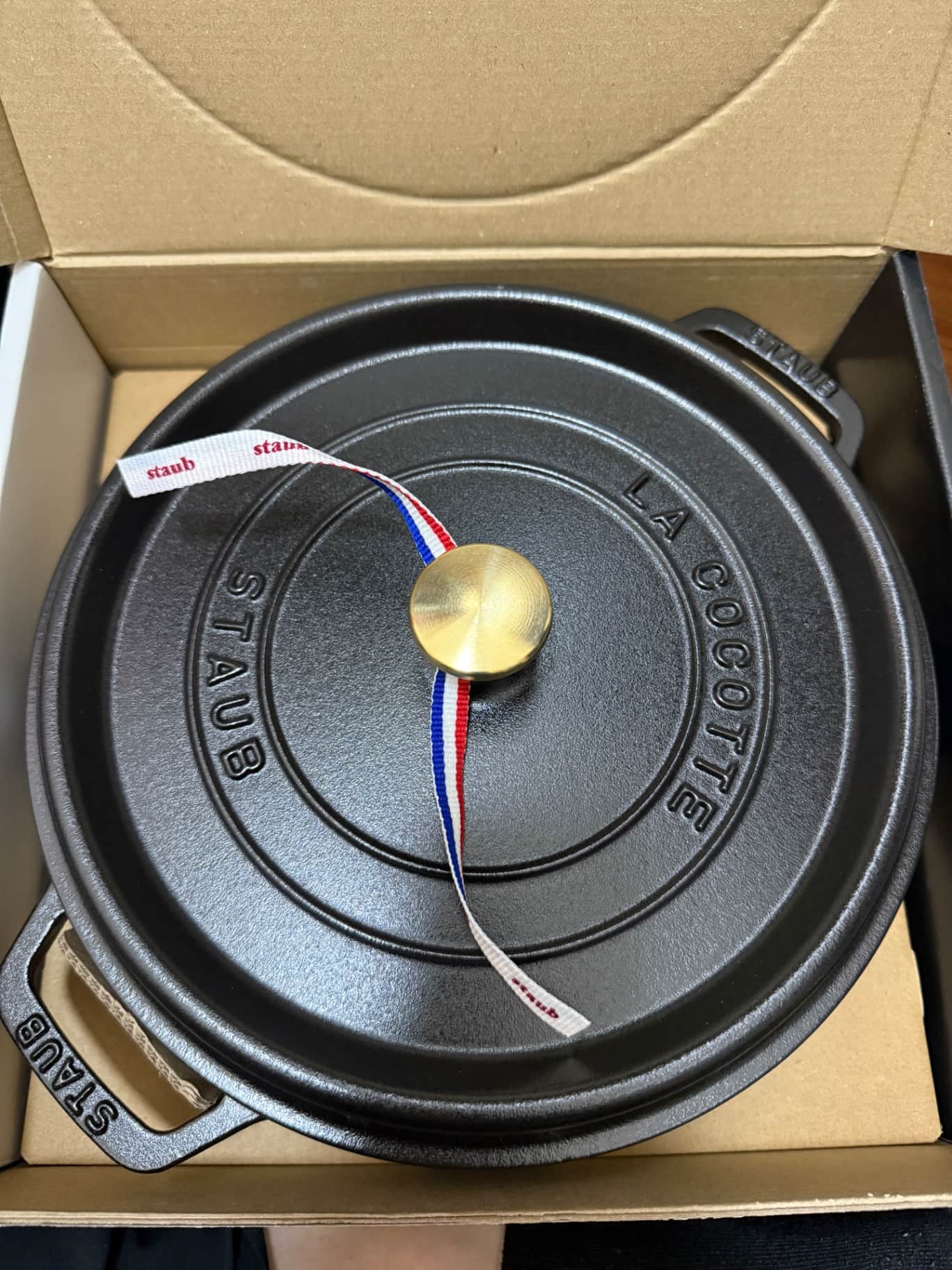 Staub 鑄鐵圓鍋 26cm