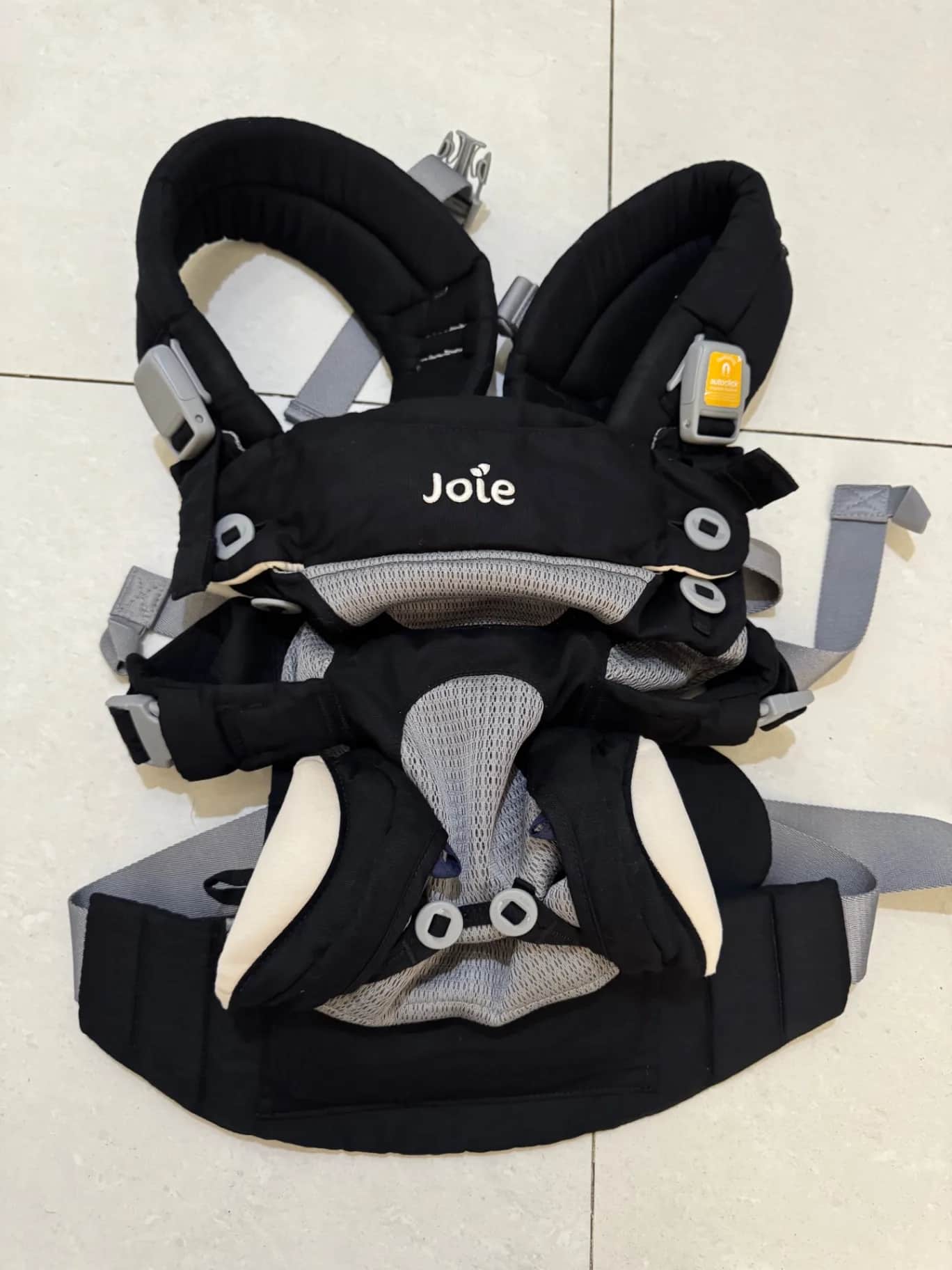 Joie savvy 四合一磁吸揹巾附有機棉口水