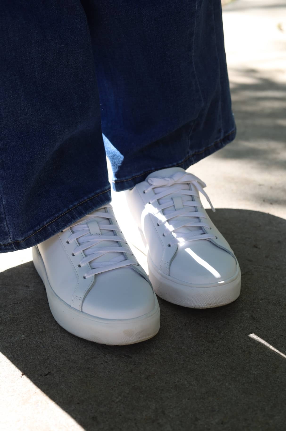 Cole Haan 白色皮革休閒鞋 單雙