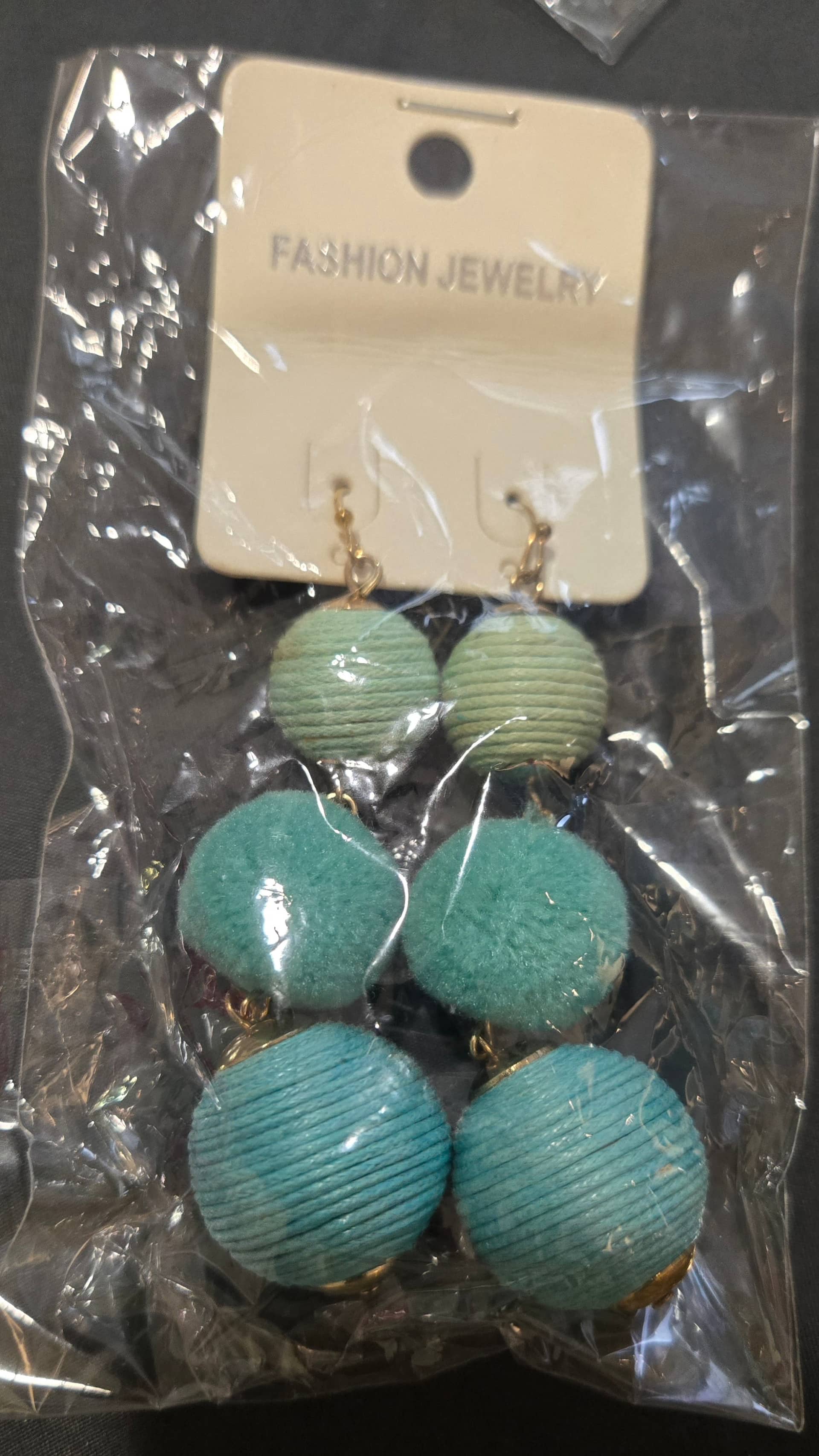 時尚編織球造型耳環 1對