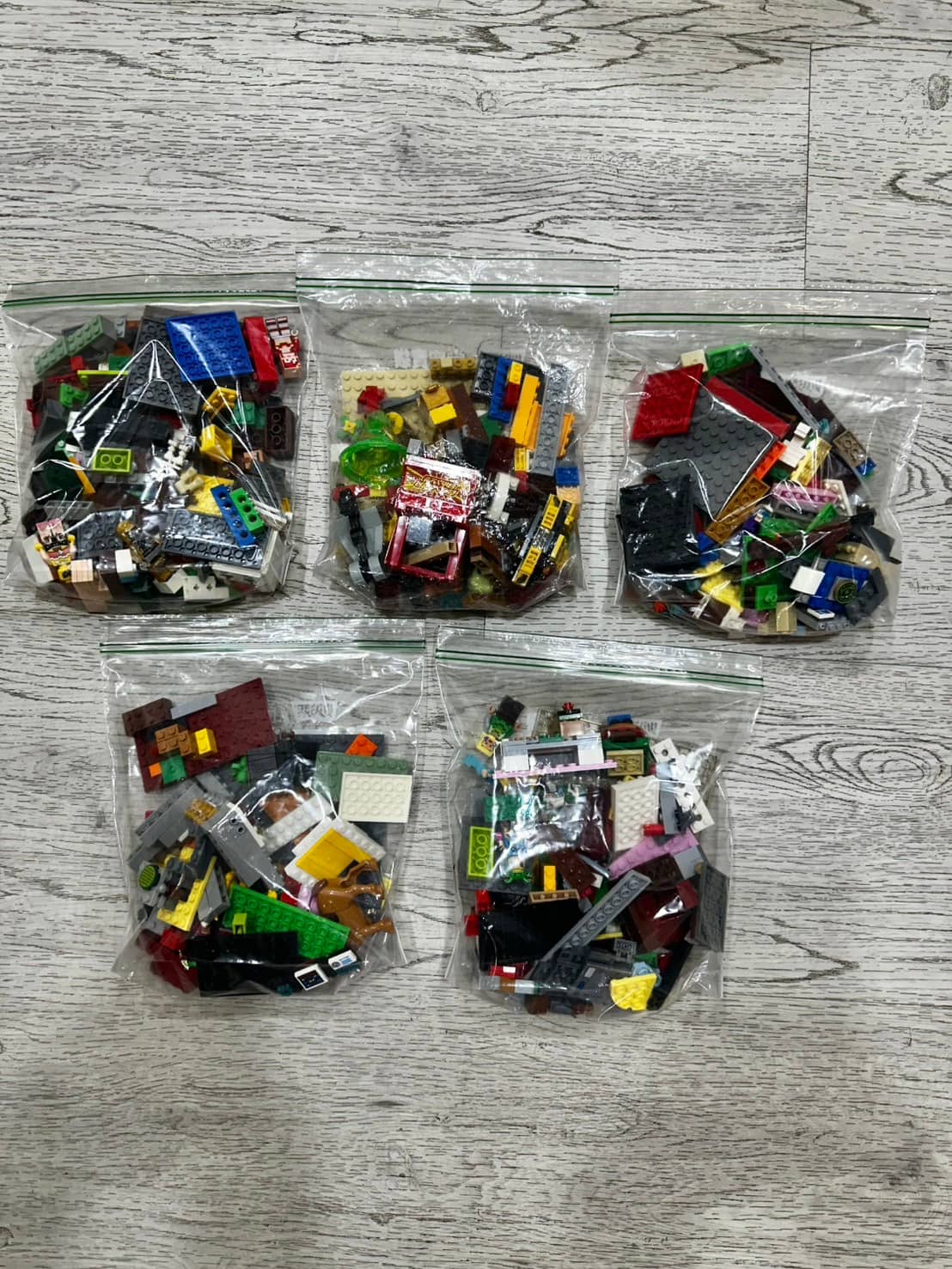 兒童綜合玩具與教具大禮包（含積木、拼圖、桌遊及裝扮服飾）