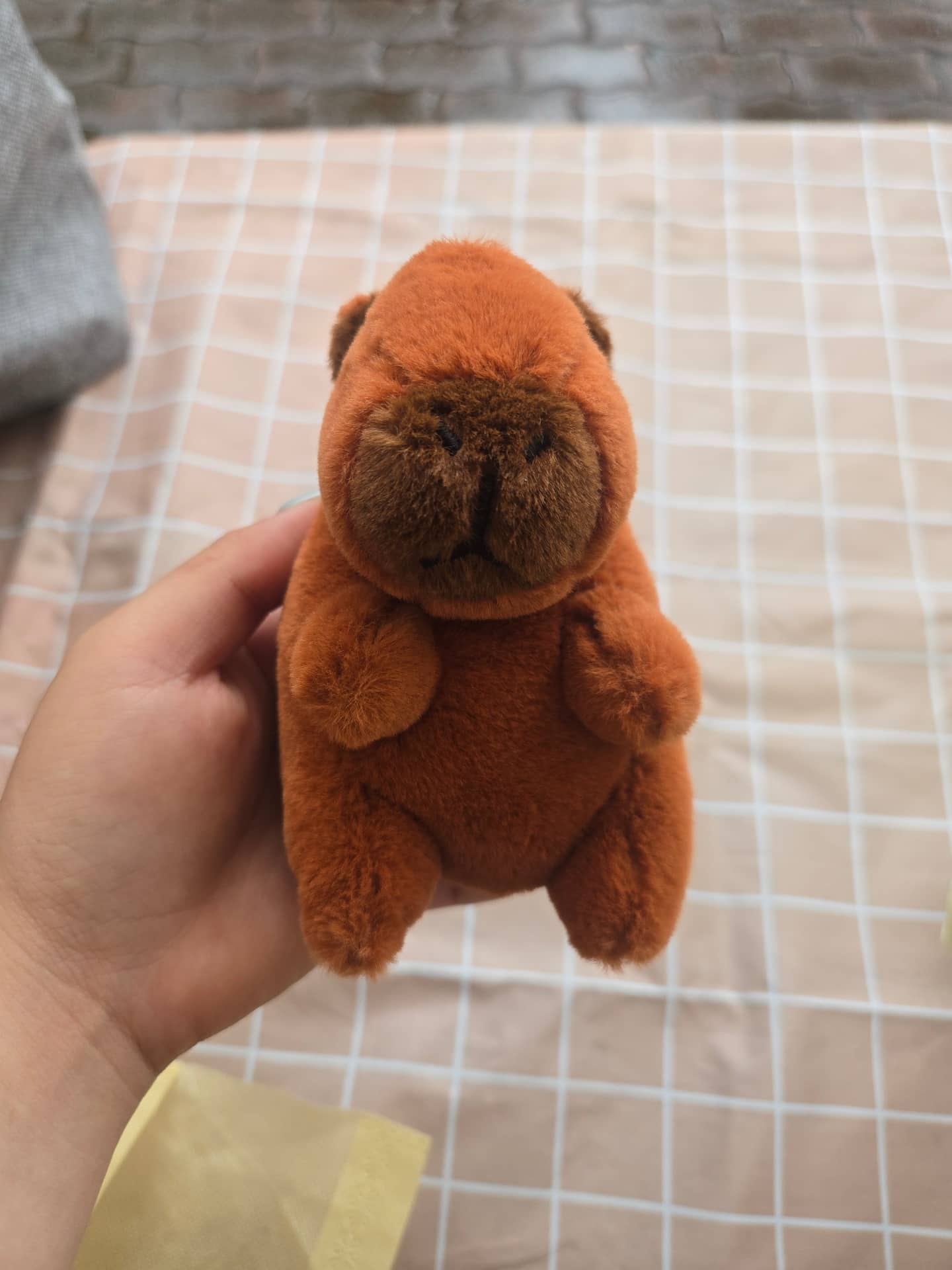 水豚君造型絨毛玩偶 1個