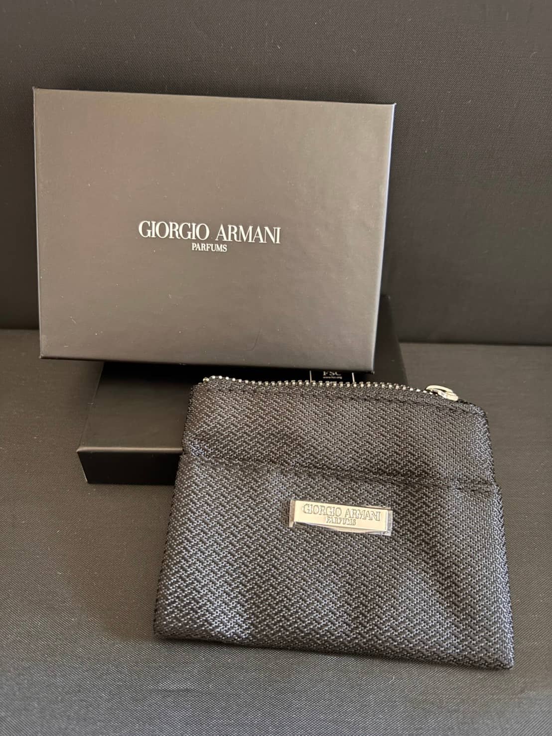 Giorgio Armani Parfums 品牌零錢包黑色