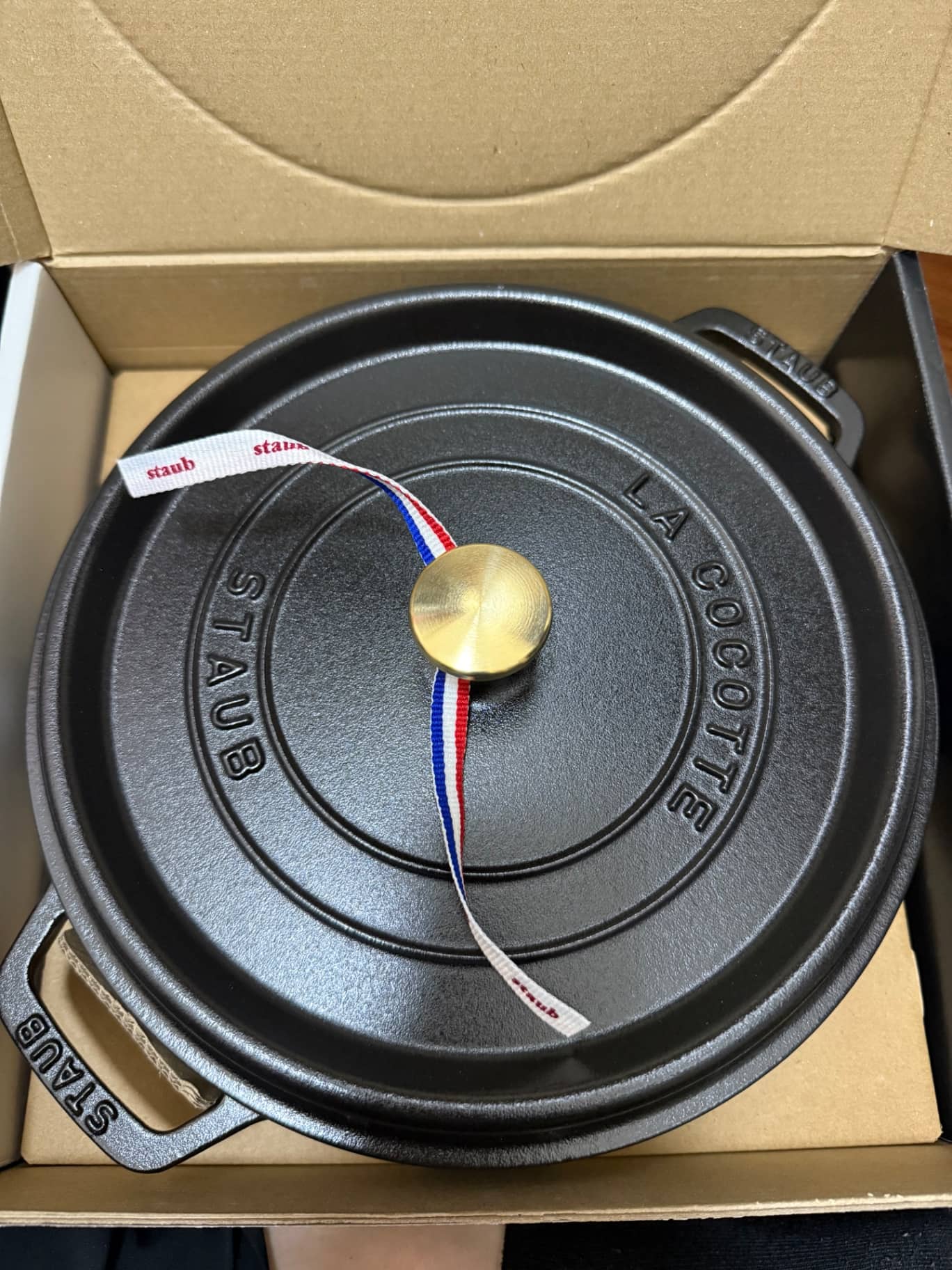 Staub 鑄鐵圓鍋 26cm