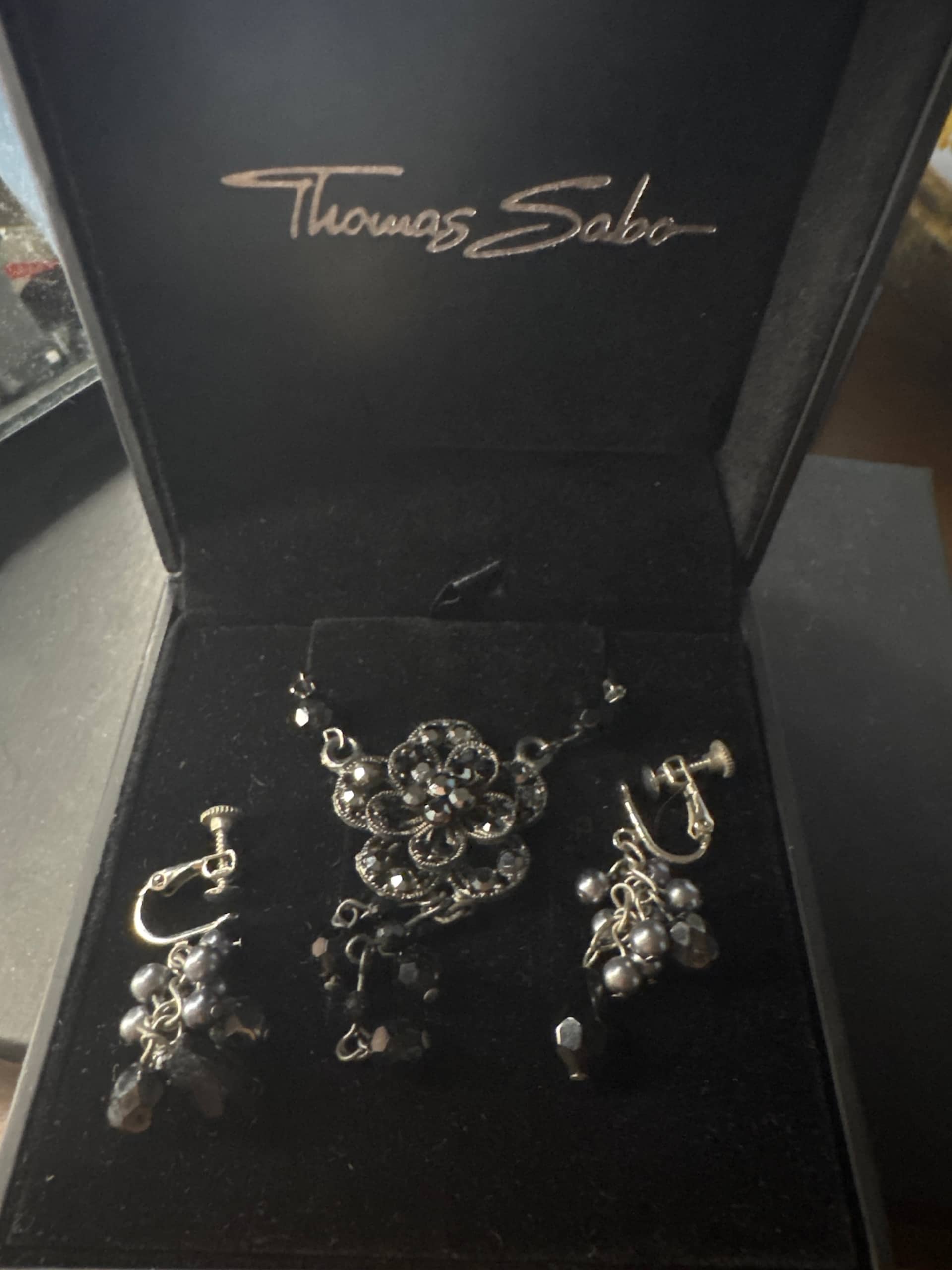 Thomas Sabo 花朵造型項鍊與夾式耳環套組