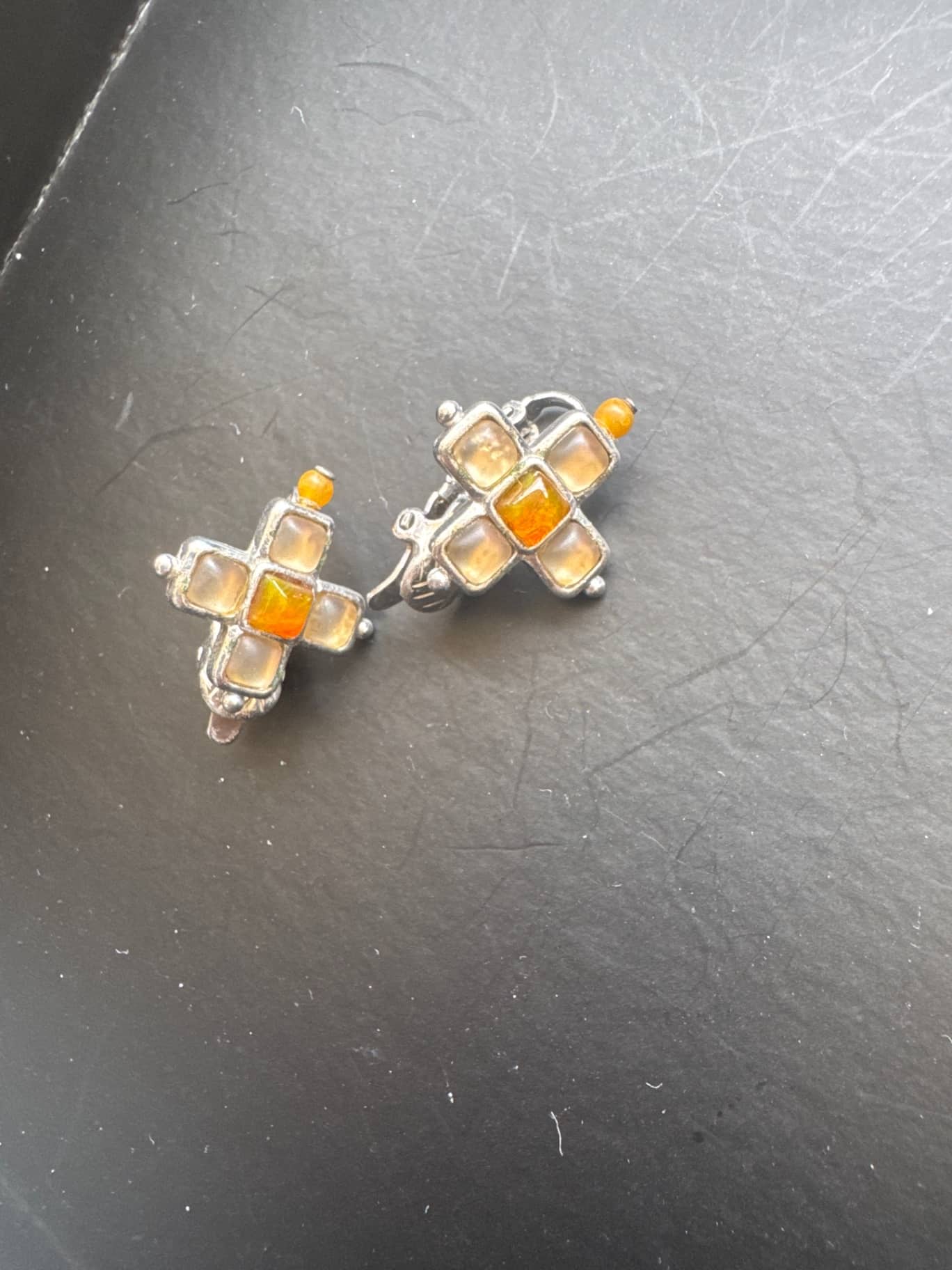 復古十字架造型夾式耳環 一對