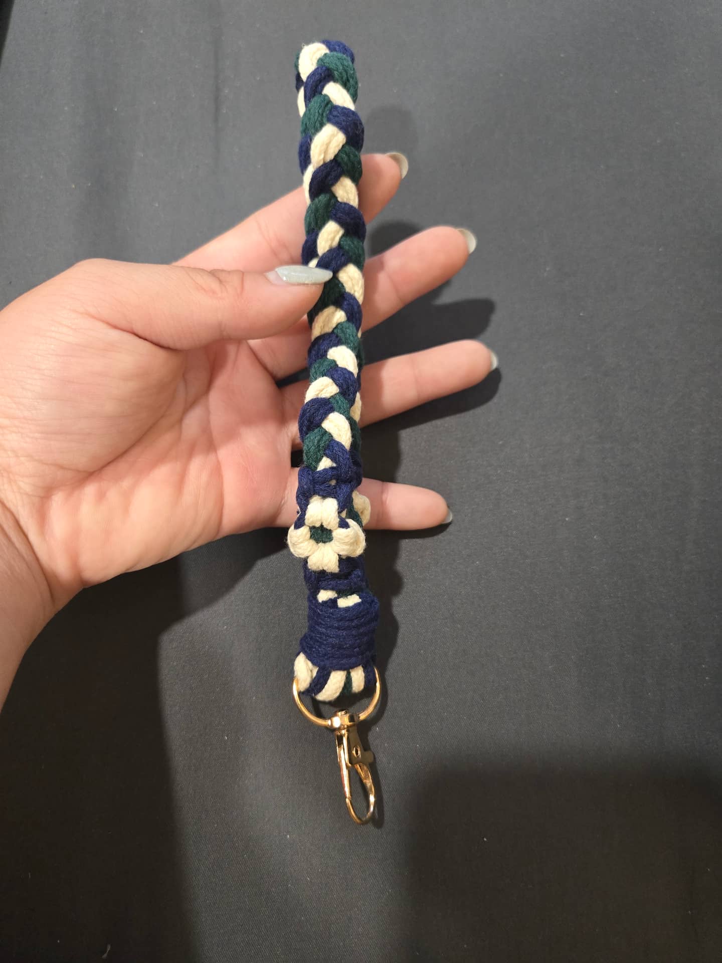 手工編織花朵造型手腕掛繩 1條