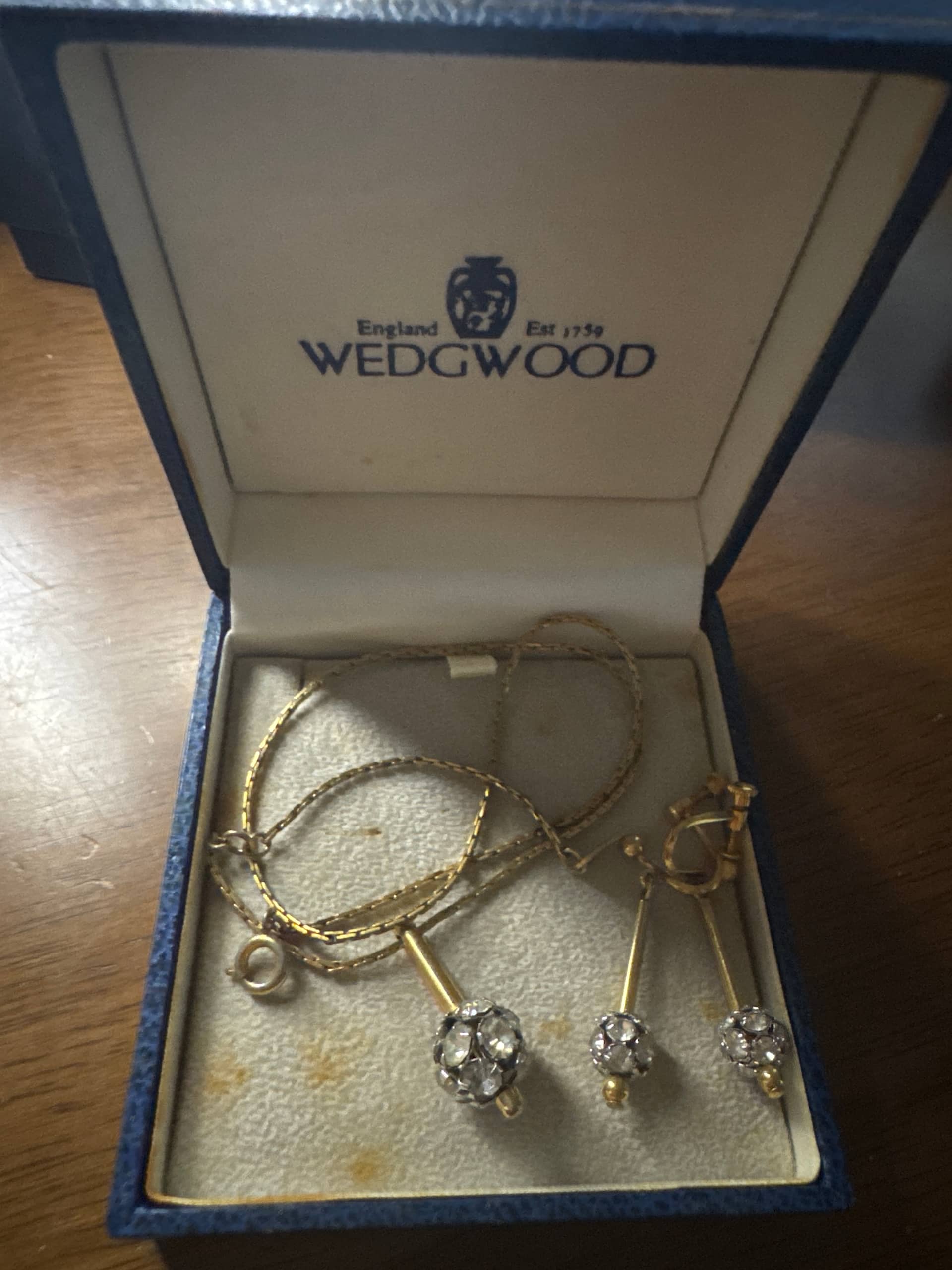Wedgwood 復古鍍金鑲鑽項鍊與耳環套組