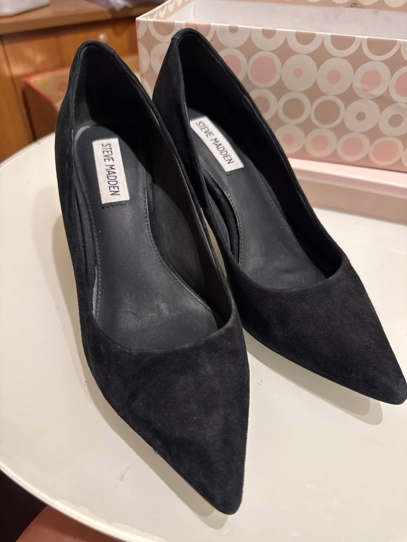 Steve Madden 黑色麂皮尖頭高跟鞋 1雙