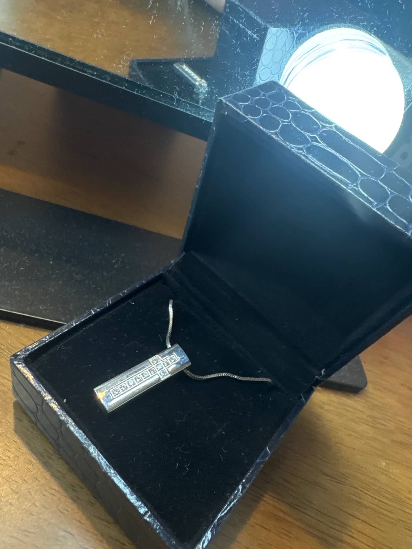 自己戴超過10年！GENBUX 十字架鑲鑽項鍊 單組